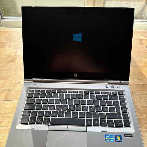 HP EliteBook 8460p 14" Intel i5 2.5 GHz, 16 GB RAM, 256 GB SSD, Windows 10 Pro