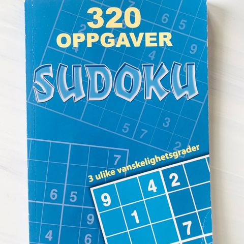 Sudoku bok / hefte med 320 oppgaver