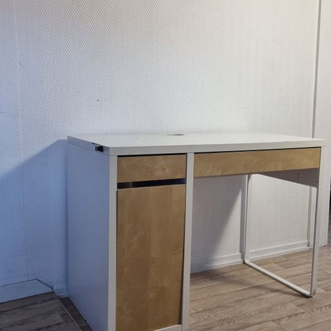 Ikea MICKE Arbeidsbord / Skrivebord