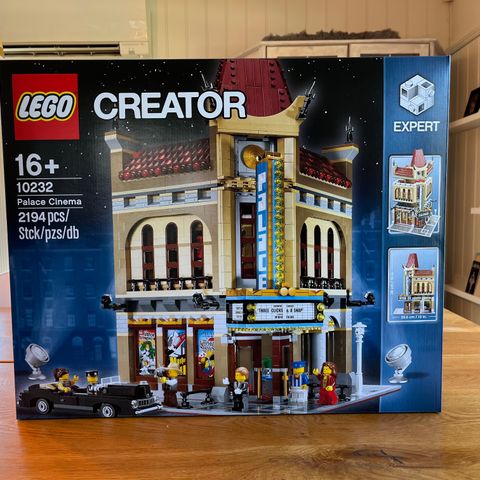 Lego Creator 10232 Palace Cinema, uåpnet