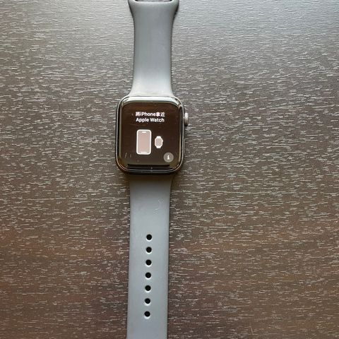 Apple Watch Series 4 m/ GPS