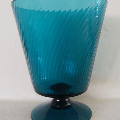 Turkis / blågrønn glass vase
