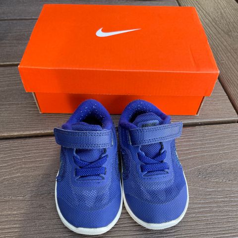 Pent brukt Nike joggesko, nypris 299.