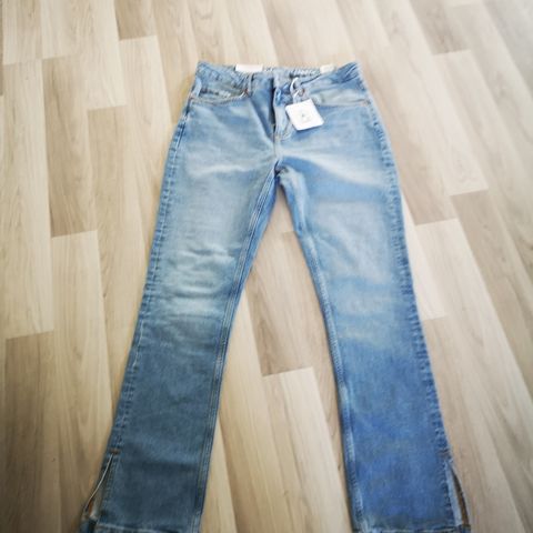 Jeans fra BikBok