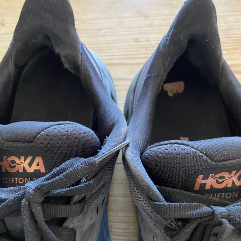 Hoka sko - Clifton W. Alle annonser: 3 for 2.