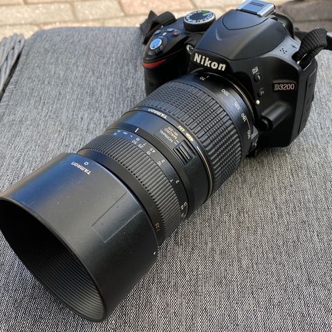 Nikon D3200 med mye tilbehør