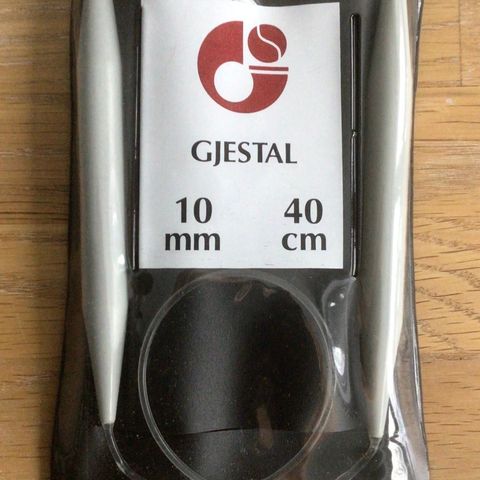 Strikkepinne rundpinne fra Gjestal. 10mm, 40 cm. Ny.