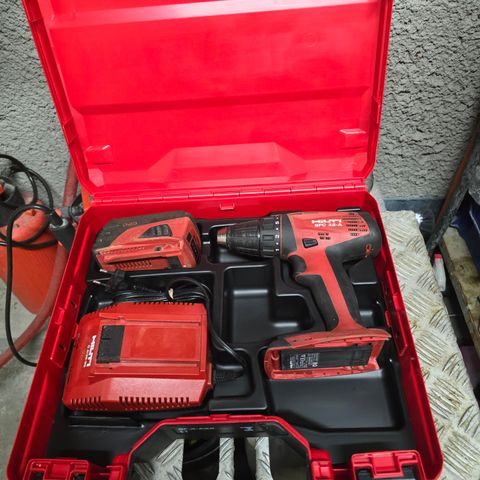 Hilti SFC 22-A batteridrill med batteri og lader - selges rimelig