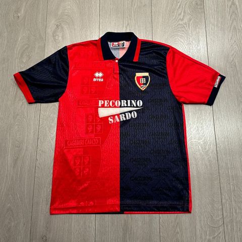 Cagliari 1994-95 hjemmedrakt selges