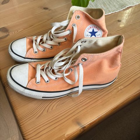 Converse strl 40 - nesten ubrukt