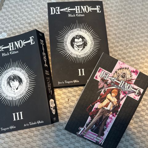 Manga klassikeren Deathnote Black Edition, I, II og III, i nydelig stand