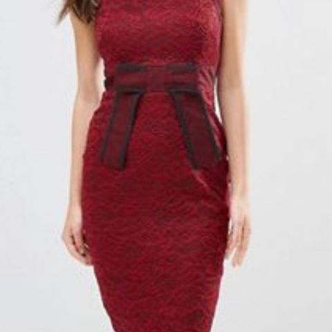 Vakker rød kjole