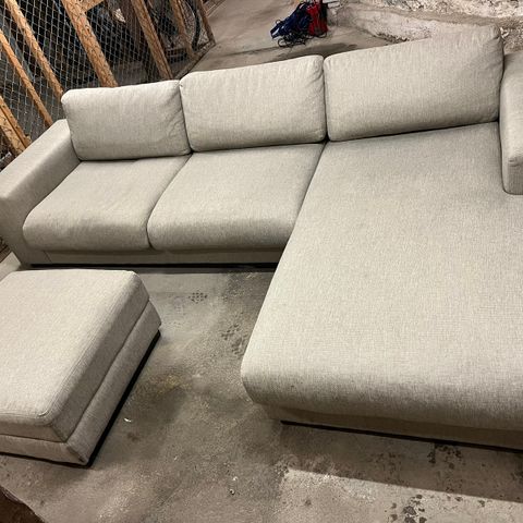 Bolia Sophia sofa med sjeselong og puff