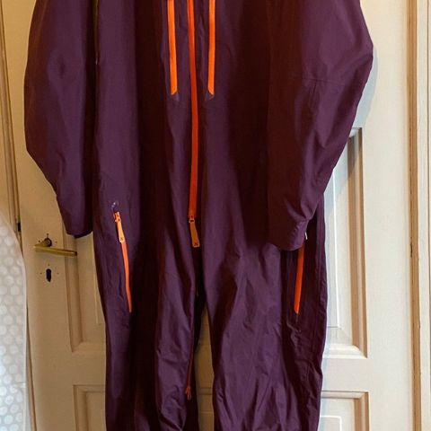 Norheim heldress/skidress/onepiece/skalldress dame selges