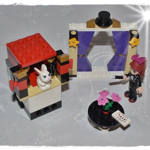 Siste Sjanse ~~~ LEGO Friends - Mia's Magic Tricks (41001) ~~~