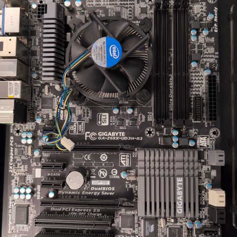 Gigabyte motherboard selges DDR3 LGA1155 med I7 medfølgende