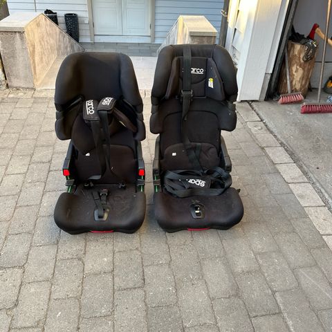 2 Sparco barnestoler selges