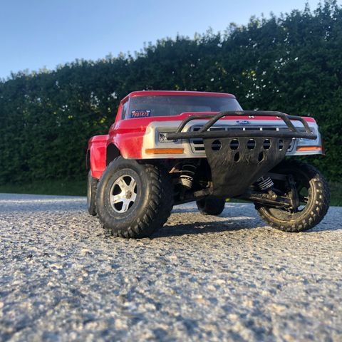 Traxxas Slash 4x4 VXL med batteri og lader.