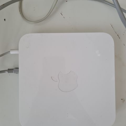 Apple router nicely used.
