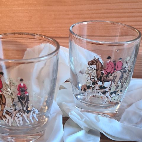 Vintage "fox hunt" shotteglass