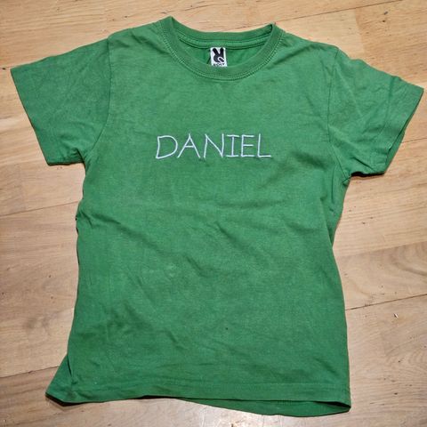 Daniel T-skjorte gis bort