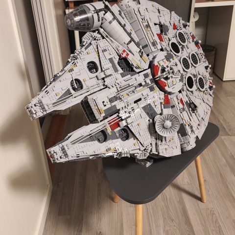 Millennium Falcon Chinese knockoff