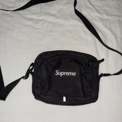 Supreme Shoulderbag (SS19)