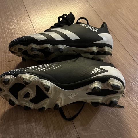 Adidas Predator str US 3, UK 2 1/2 lite brukt