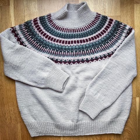 Celeste sweater av Petiteknit strikkegenser