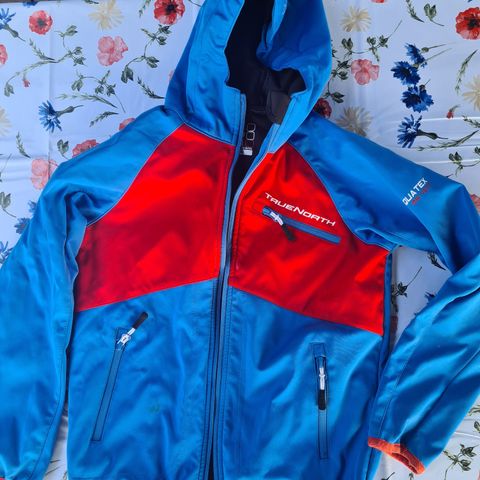 Softshell jakke str. 134-140