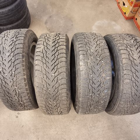 235/60/R18 NOKIAN