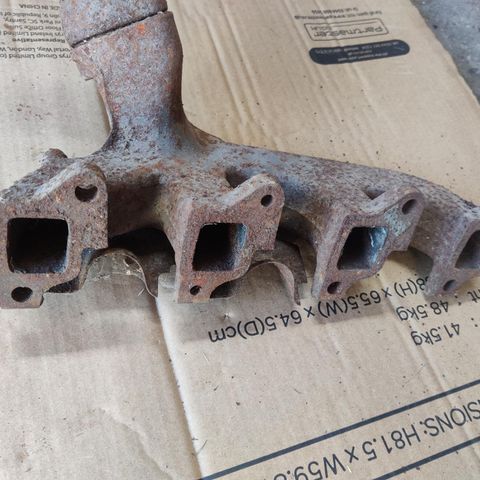 Ford Taunus eksos manifold