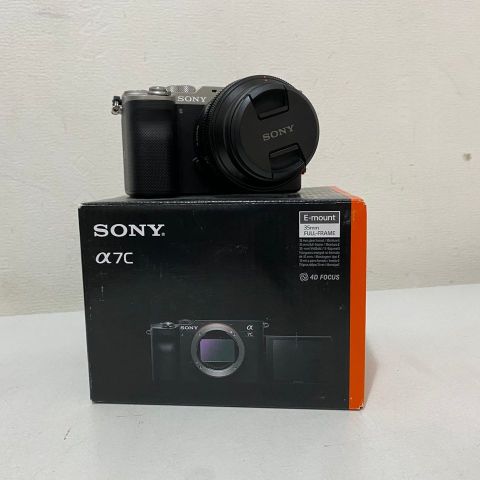 Nesten helt ny Sony A7C - Simplistisk og retro design