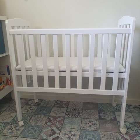 Babyseng/Sprinkelseng JLY med BabyDan madrass Comfort 40x84