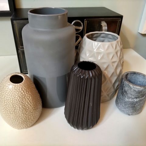 Keramikk vaser samling: Borste, Kremmerhuset, Bloomingsville...