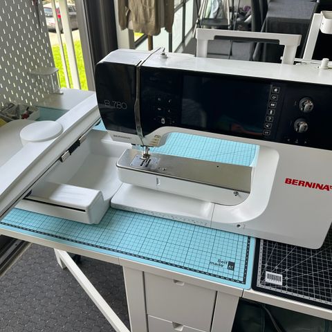 Bernina B780 symaskin med broderi modul