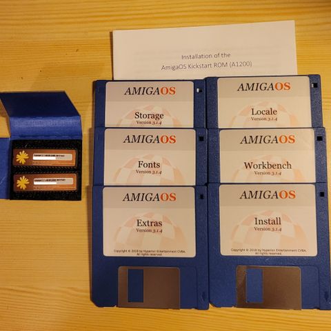 AmigaOS Kickstart ROM (A1200) m/Floppy Disketter.