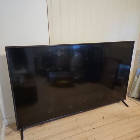 86" LG med knust skjerm.