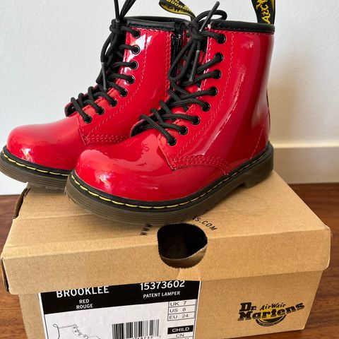 Dr. Martens sko str. 24