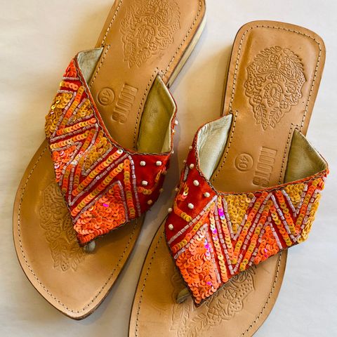 Sandaler med perler og paljetter «flip flop-stil» beads boho glam