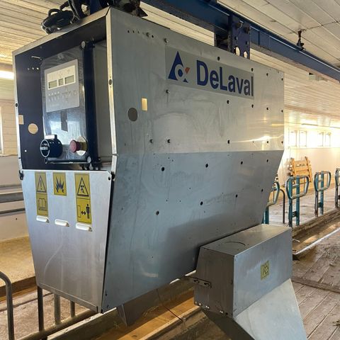 DeLaval kraftfôrvogn FW 100  ink. skinnebane