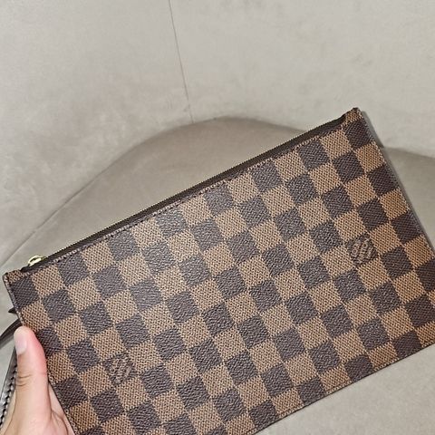 Louis Vuitton pochette