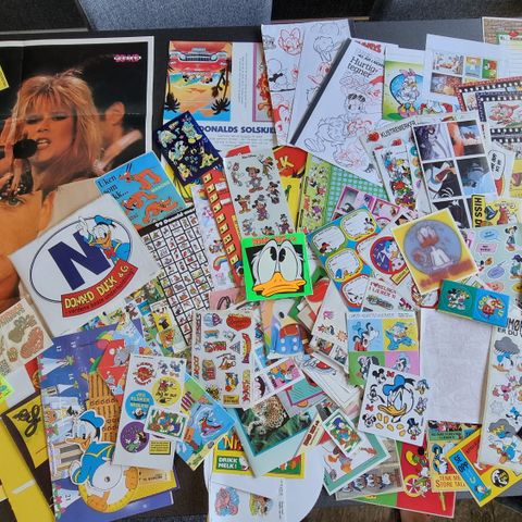 KLISTREMERKER/PLAKATER/VEDLEGG TIL DONALD DUCK FRA 80 TALLET