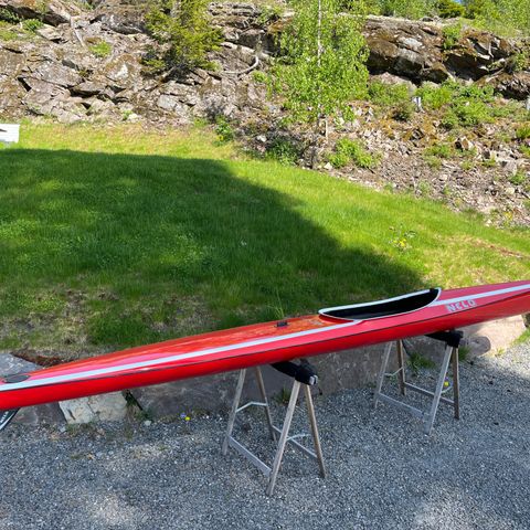 Nelo Viper 48, Rask og lett kajakk i glassfiber.