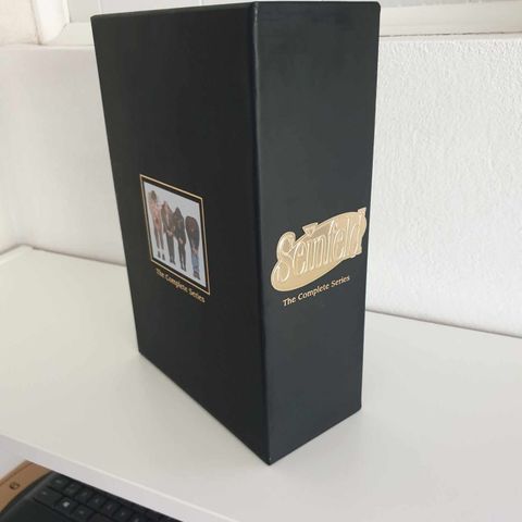 STRØKEN!! Seinfeld - The Complete Series (DVD sesong 1-9 & Coffee Table Book)