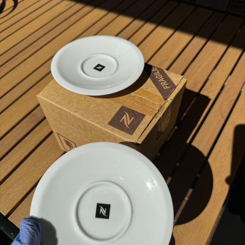 Nespresso tallerken 12 stk - 200 kr