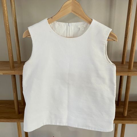 Boxy singlet fra Cos str 34