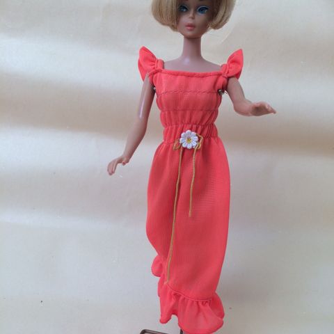 Vintage Barbie klessett Long salmon tricot dress Mattel 1974 komplett