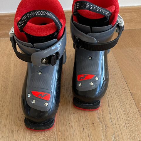 ski boots alpine barn