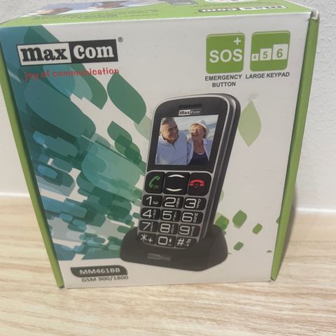 MaxCom enkel mobiltelefon med SOS knapp og store knapper.